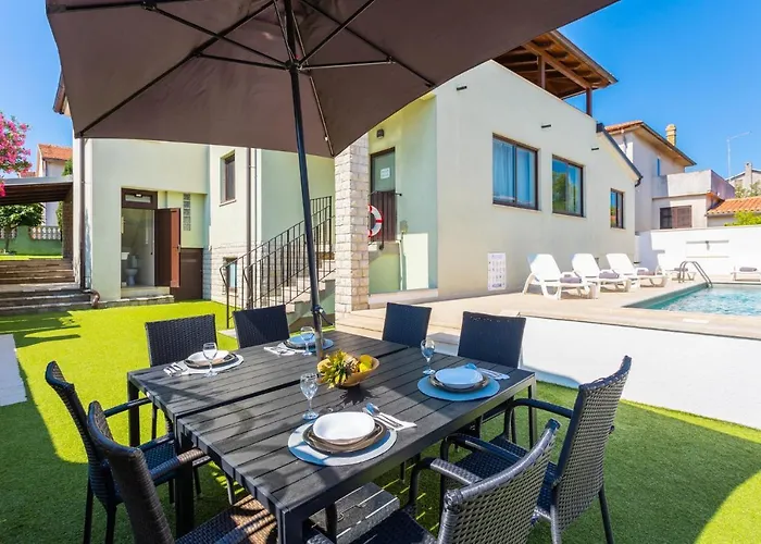 Casa Toni Large Private Pool Wifi 别墅 Valdebek