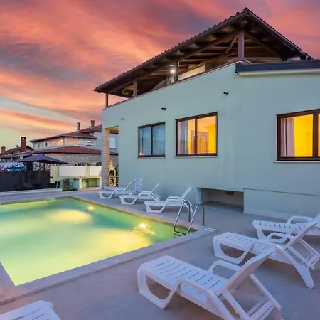 Casa Toni Large Private Pool Wifi * Valdebek